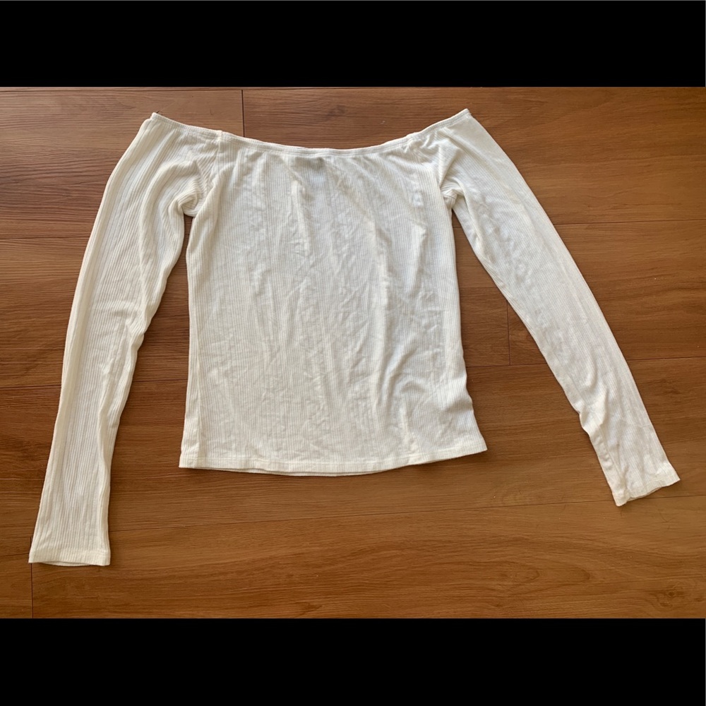Off the shoulder white long sleeve, SIZE MEDIUM